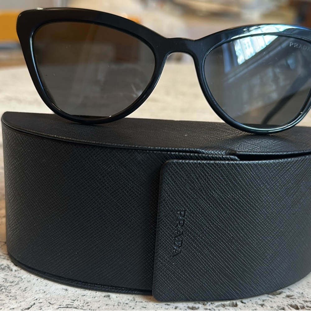 LIKE NEW Prada Cat Eye Acetate Sunglasses Black